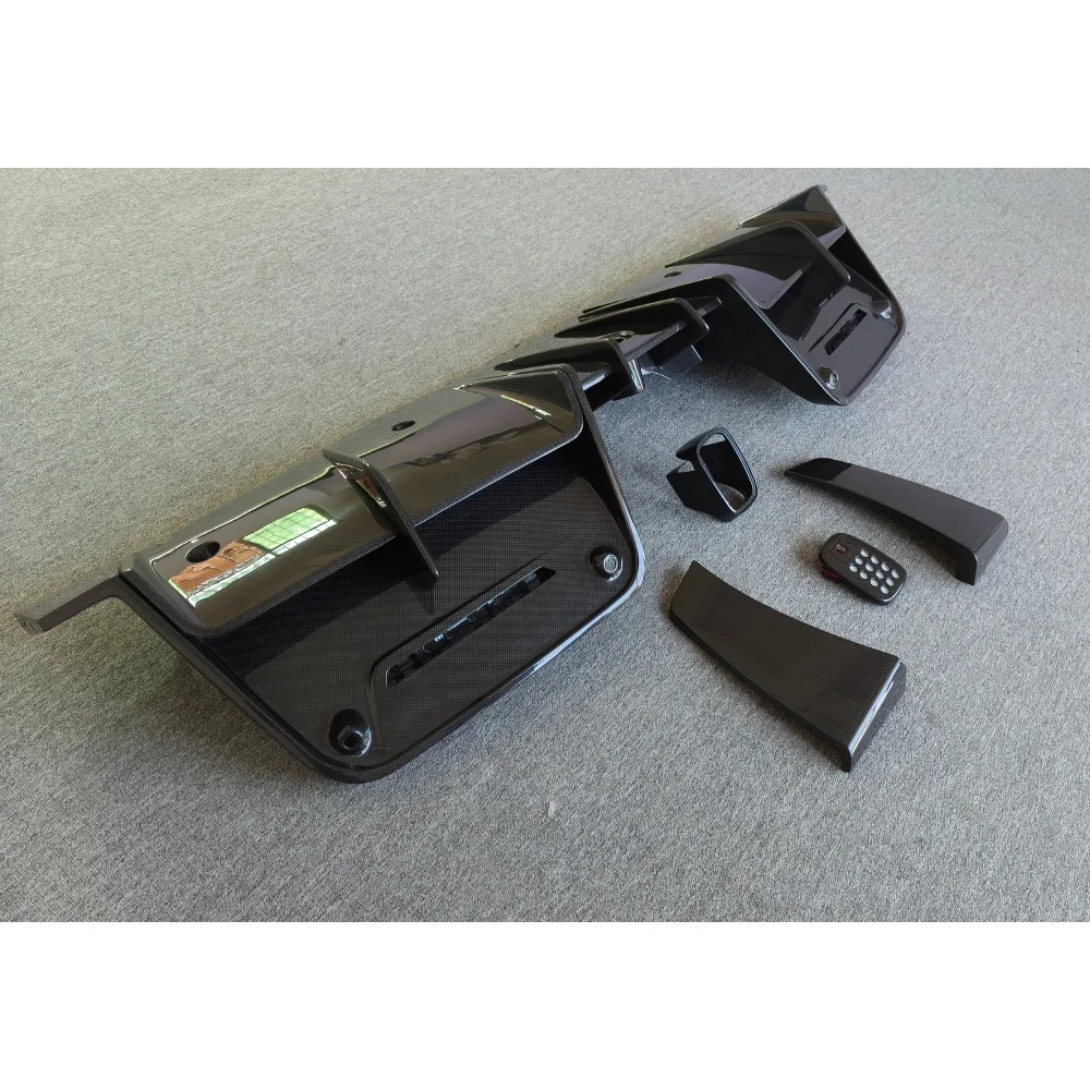 高品質Mスタイルドライカーボンファイバーリアディフューザーリアリップ、フェラーリSF90ボディコンポーネントアップグレードに適しています