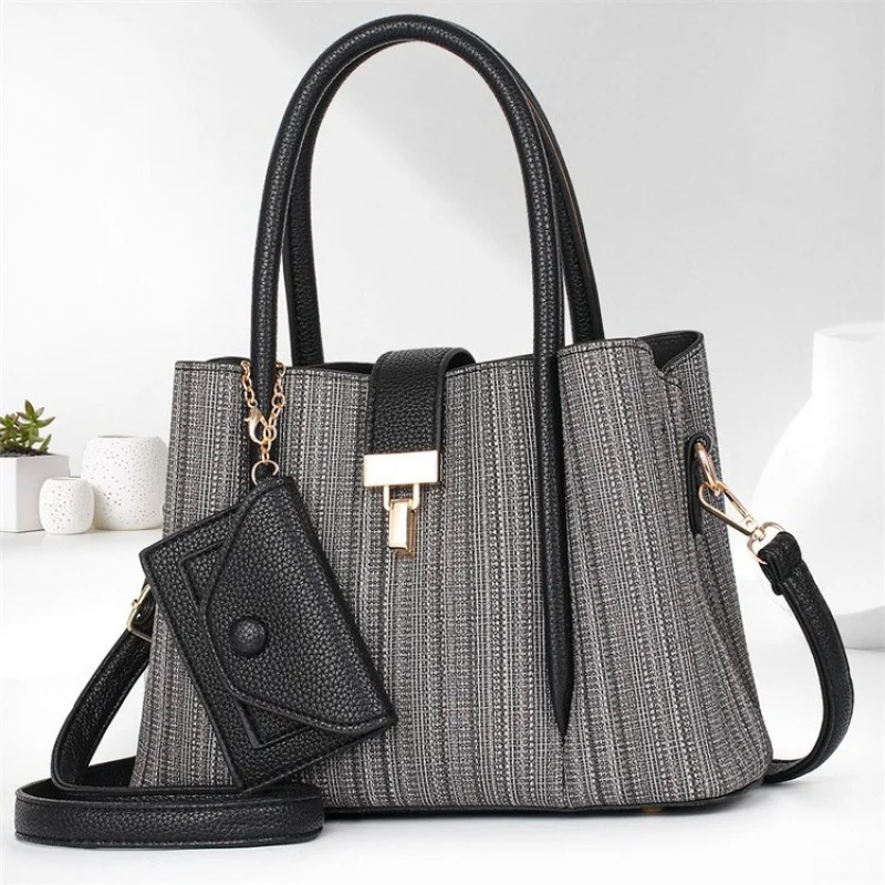 

Famous Designer Leather Women's Crossbody Bag Luxury Brand Fashionable Elegant Classic Daily Bag