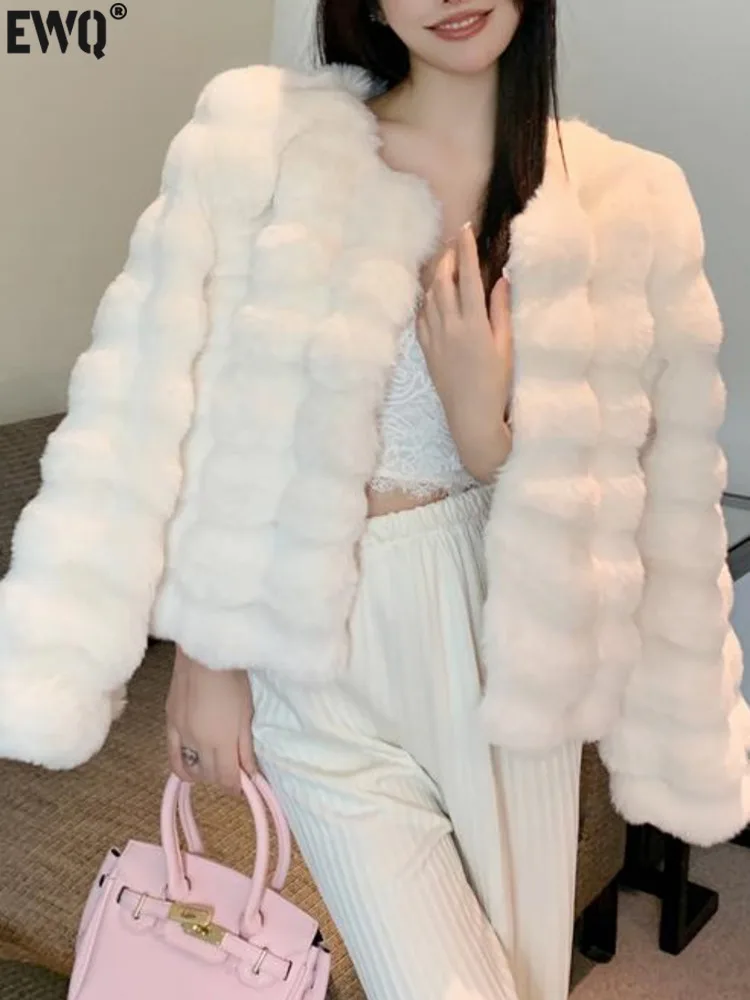 [EWQ] Fashion Casual Faux Fur Coat Long Sleeve O-neck Women Winter All-match Keep Warm Solid Thick Outerwears 2024 New 16O3310