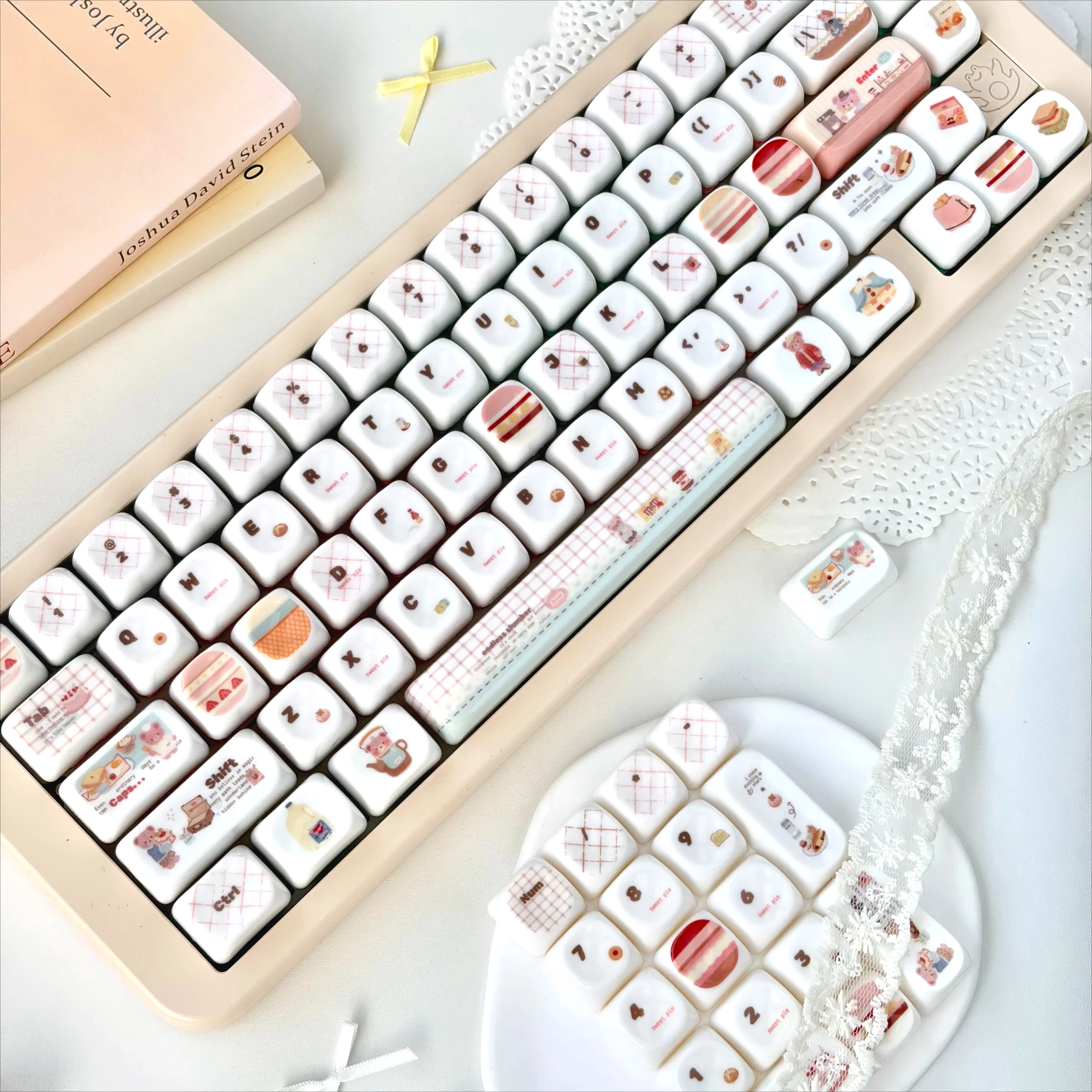 MAIMOOO Keycap MOA Pink Bear Jade Resin Texture PC Material Cute 114 Key Customized Mechanical Keyboard Key Cap Semi Transparent