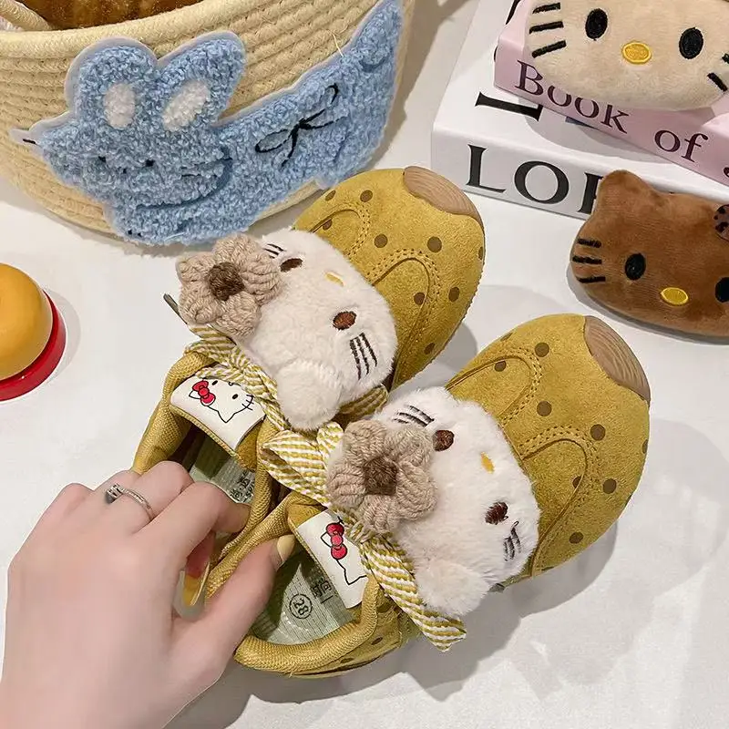 ร ‌ รองเท้าแฟชั่นลำลองสำหรับเด็กผู้หญิงลายการ์ตูนเฮลโลคิตตี้สีเหลืองน่ารัก รุ่นใหม่ประจำฤดูใบไม้ร่วงปี 2025