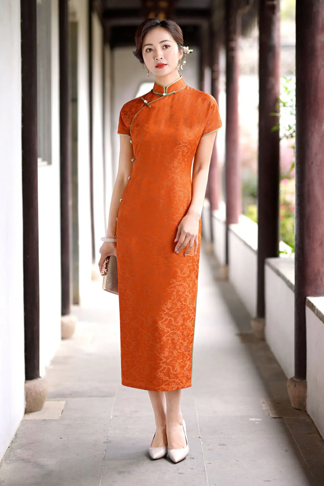 

Высокое качество из натурального шелка, жаккардовый винтажный Cheongsam Qipao, женская одежда, платье в национальном стиле, длинный кардиган длиной