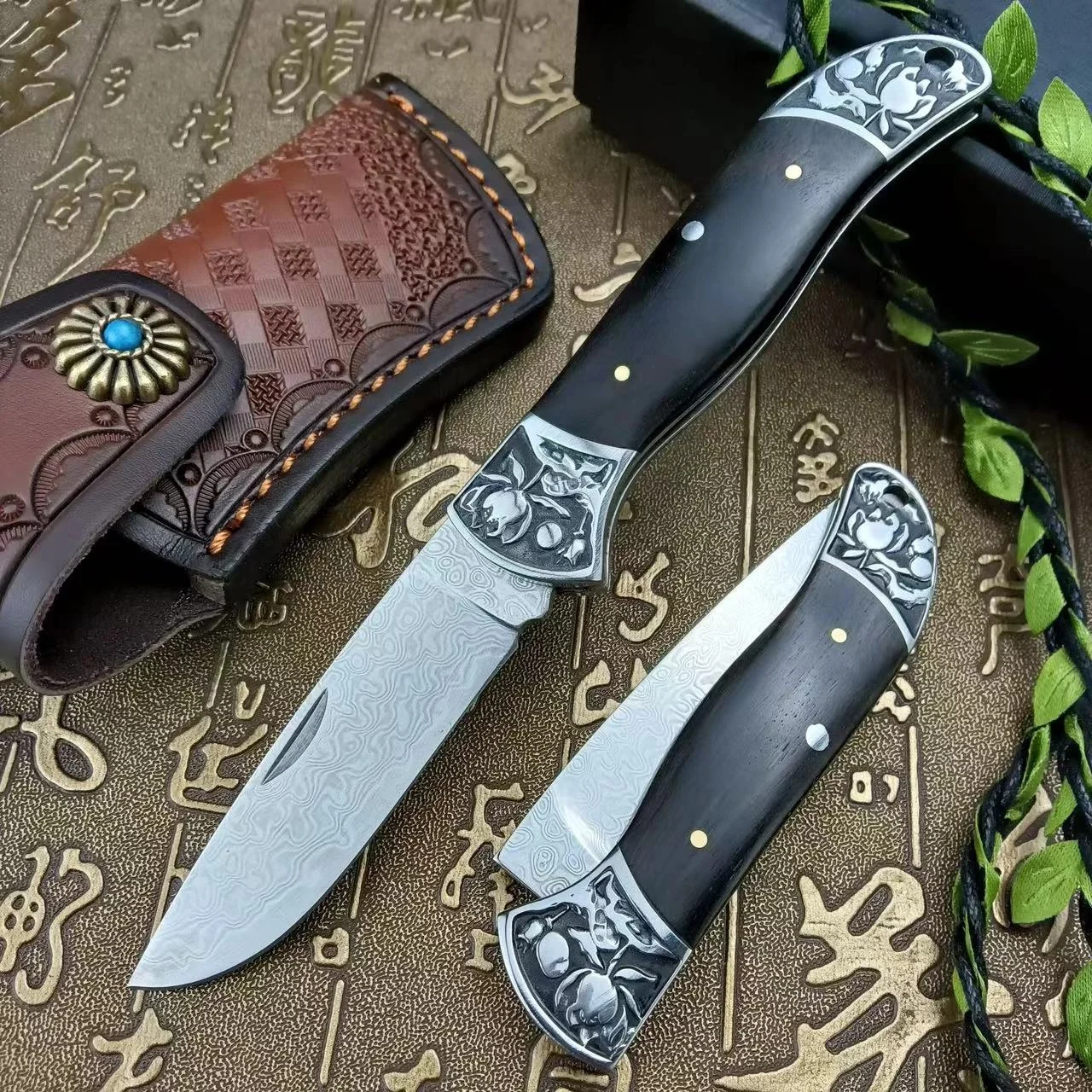 High Hardness Folding Knife Damascus Steel Blade Cedarwood Handle with Cowhide Sheath Outdoor EDC Camping Climbing Tools Gift