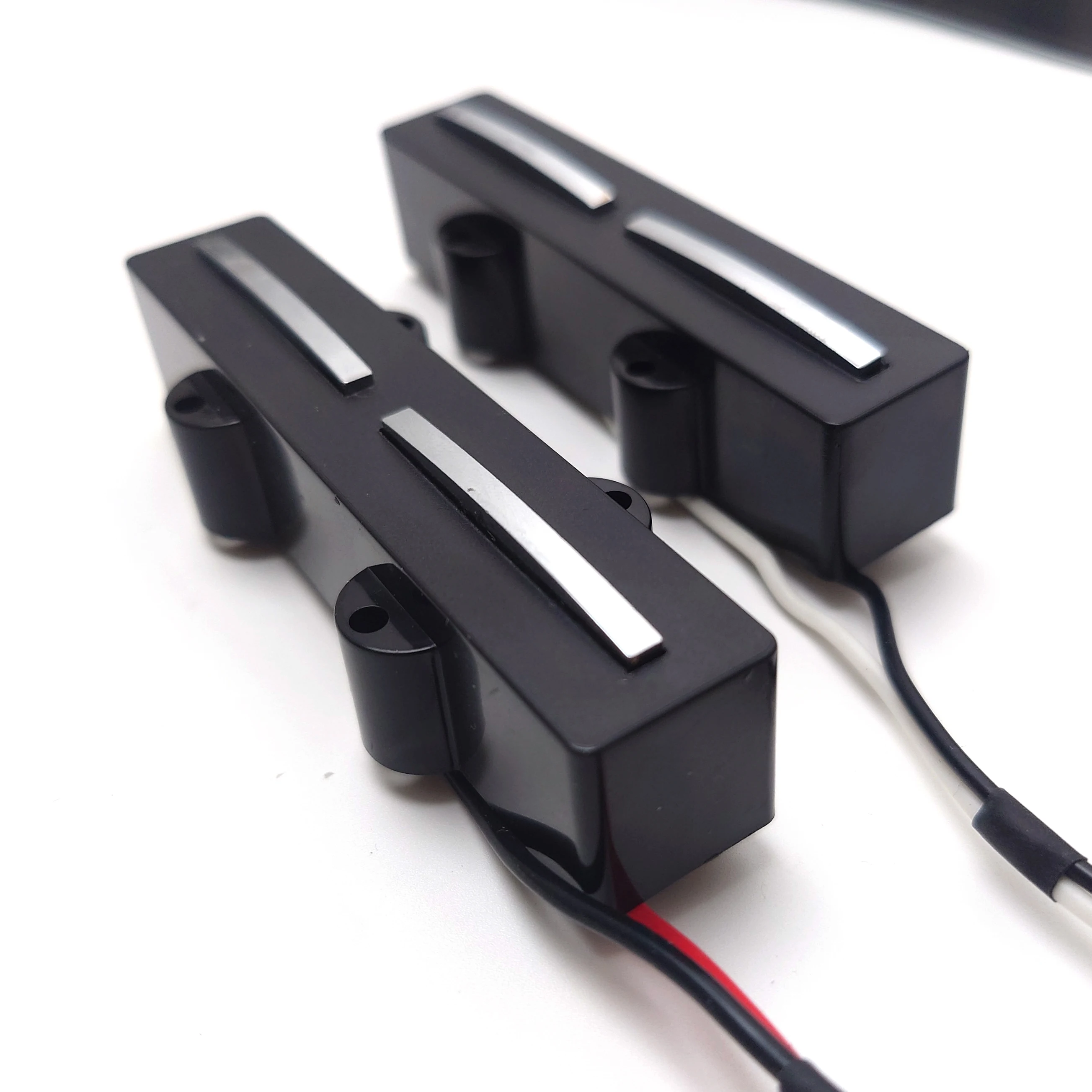 ปิ๊กอัพเบสไฟฟ้าแบบฮัมบัคเกอร์ - Bass Guitar Fretless บทวิจารณ์และราคา