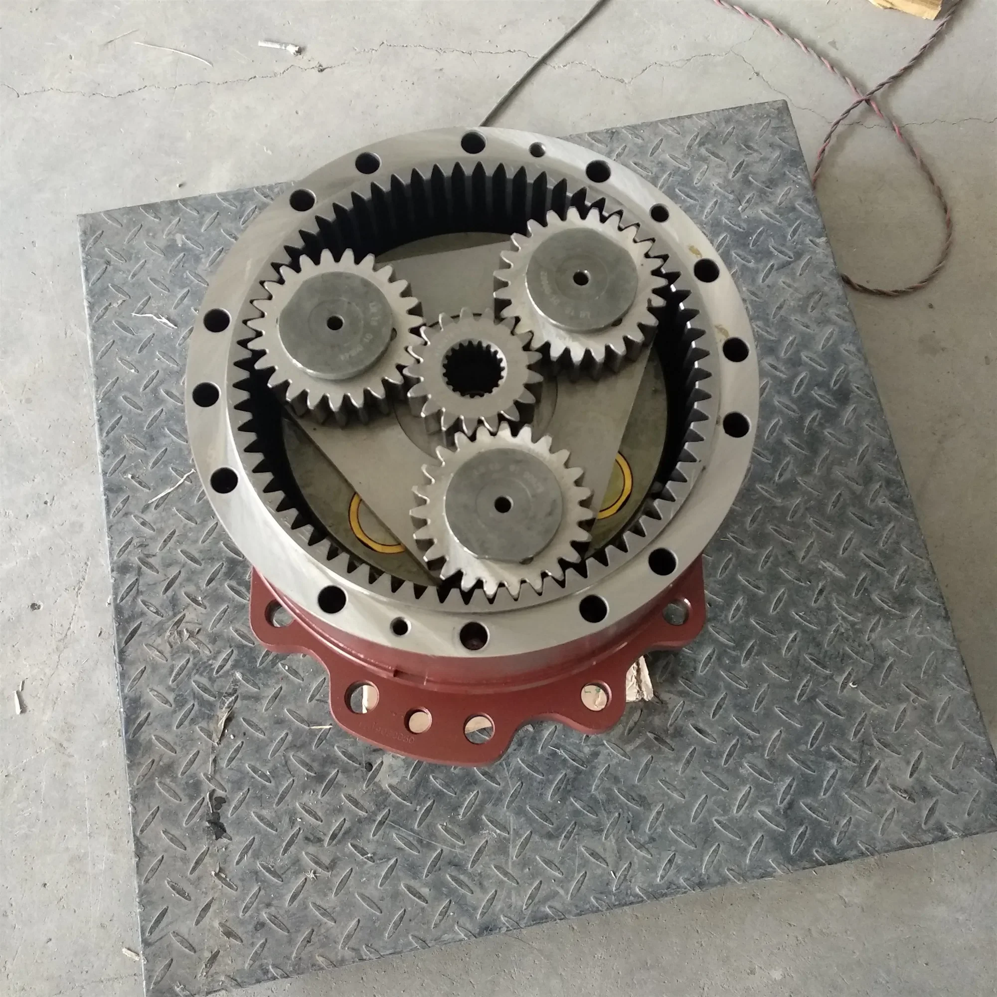 Excavator Hydraulic Swing Gearbox CLG922D Swing Reduction Gearbox