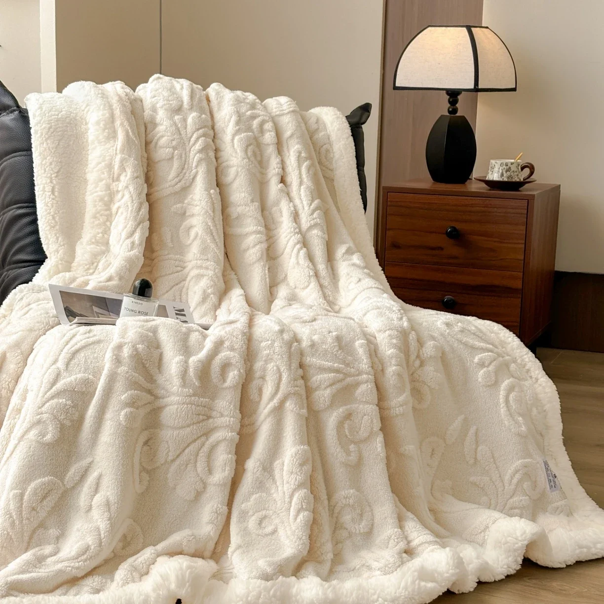 Fashion Jacquard Double Layer Sherpa Fleece Blanket Thick Warm Autumn Winter Blanket for Bed Warmth Plush Throw Blanket for Sofa
