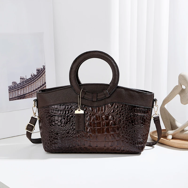 Retro fashion gradient crocodile handbag, perfect large-capacity contrast pendant decorative crossbody Bag