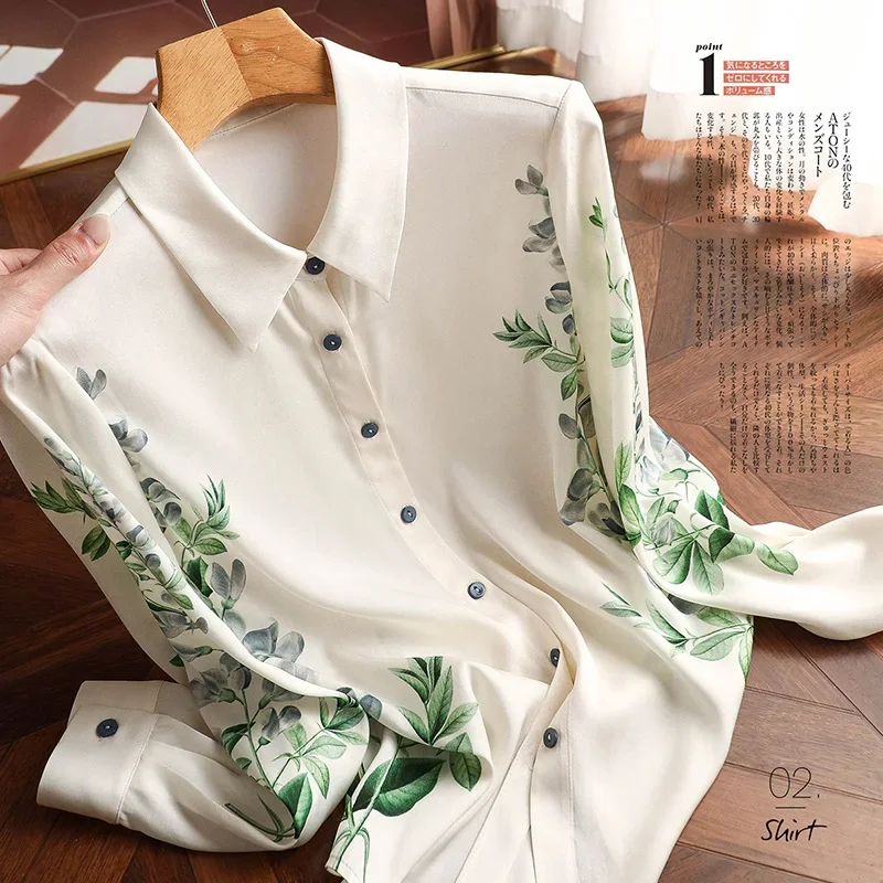 

Elegant Style Ladies' Top for Day-to-day and Workplace Graceful Design Women's Blouse with Chic Print and Buttons Z339