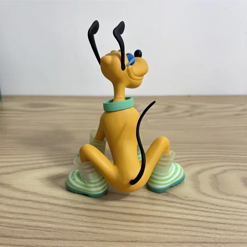 15 cm Disney Plutone Topolino Figura Decorazione del fumetto Anime Ornamenti fatti a mano per bambole Regalo di compleanno Bambini Brithday Giocattoli di Natale