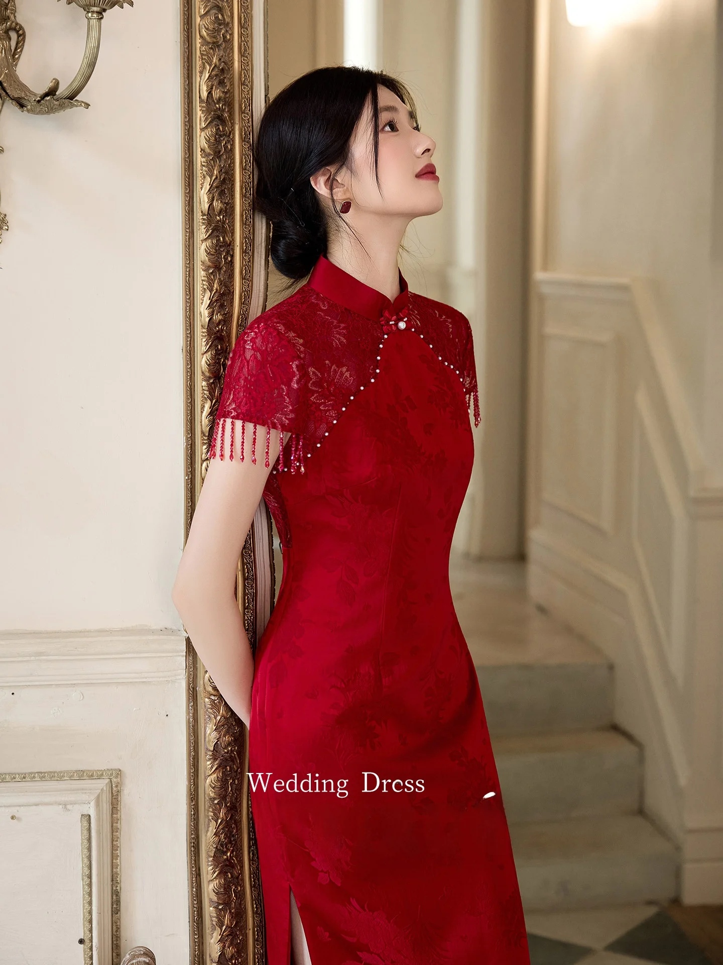 

Красное кружевное ципао для помолвки, красивое свадебное платье для невысоких женщин, костюм для свадебной церемонии и тостов от Retiro