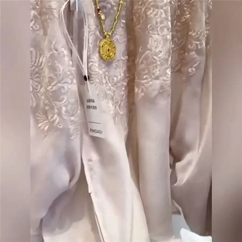 สไตล์จีนสีชมพู Organza ดอกไม้เย็บปักถักร้อยเสื้อผู้หญิง 2025 ฤดูใบไม้ผลิใหม่ดูผ่านผ้าไหมสตรีเสื้อสเวตเตอร์ถัก Outwear