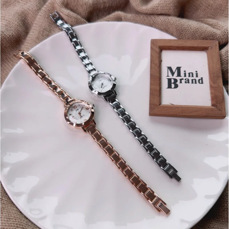 Reloj de lujo asequible Retro artístico para mujer, diseño de interés especial, Correa fina, moda Temperamental Simple coreana, Sma