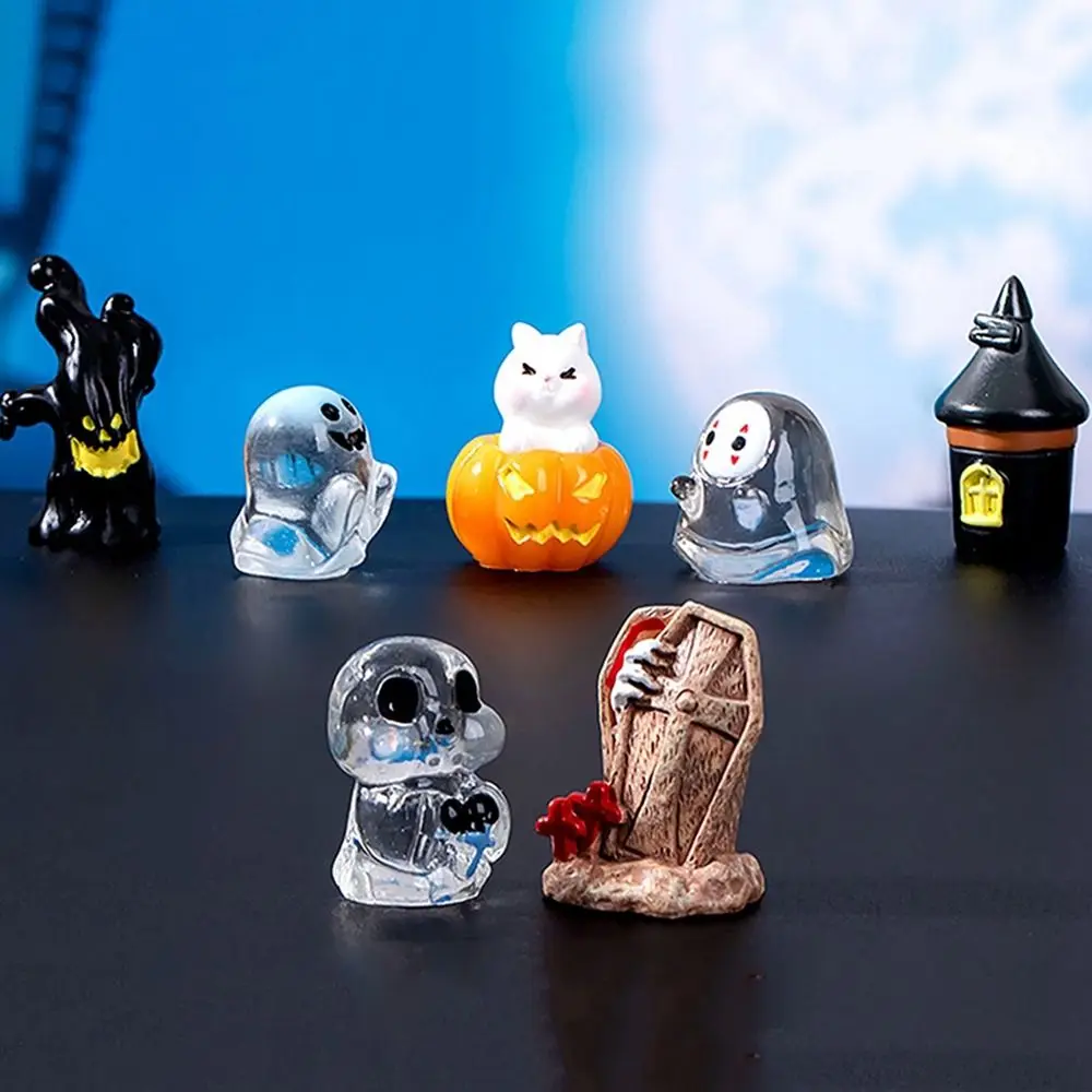 

Cartoon Micro Landscap Halloween Crystal Ball Resin Mini Resin Faceless Ghost Easy to Carry Pumpkin Resin Ornaments Halloween