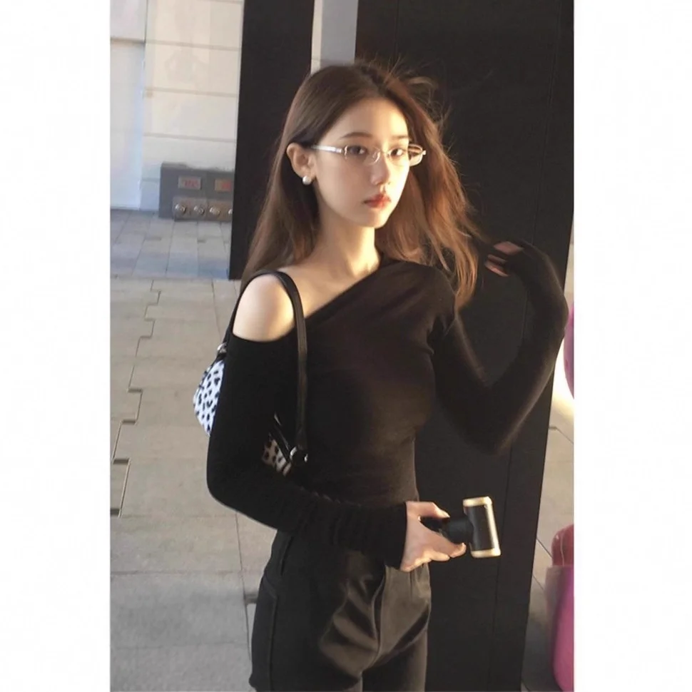 Black One-Shoulder Long Sleeve T-Shirt Women's Style Casual Slim Fit Pure Desire Top for Autumn Season New Arrival