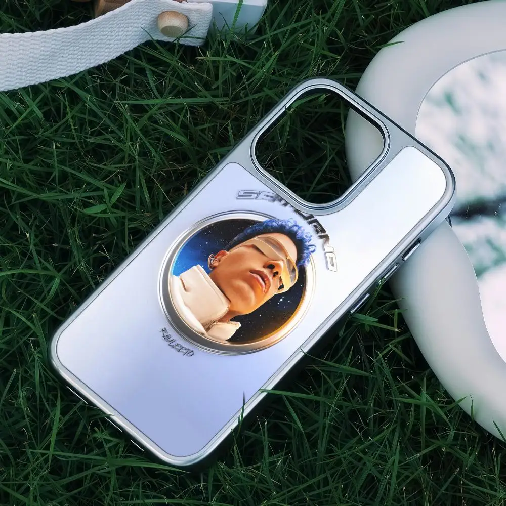 Custodia per telefono per iPhone 16 15 14 13 12 11 Pro Max Plus HD struttura in metallo guscio rigido in fibra di carbonio Rauw Alejandro Saturno