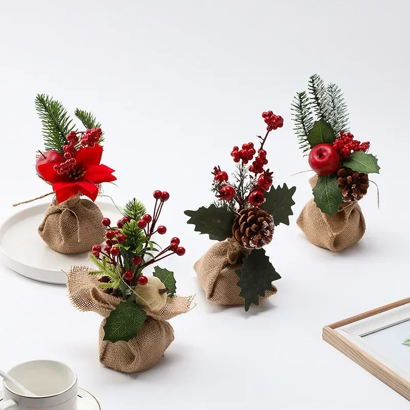 Random 4Pcs Mini Christmas Tree Ornaments Pine Needles Red Berries Tabletop Decor for Christmas Party