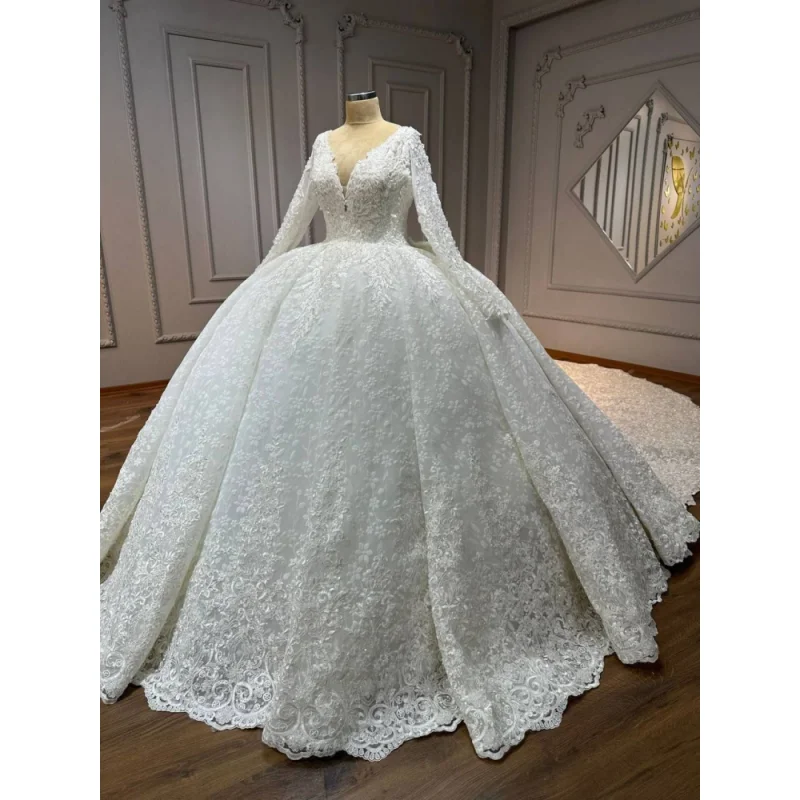 

Customized Elegant Skirt With Large Skirt And Puff Wedding Dress With Long Sleeves Deep V-Neck Satin Lace Stickers Back Strap