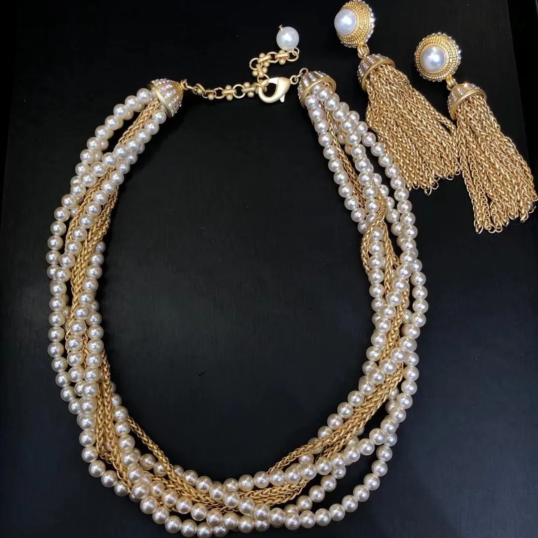 Multi-layer pearl handmade fringed necklace vintage high fashion versatile exquisite French necklace earrings