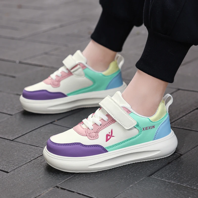 All-season children's fashionable sports shoes: casual skate-style sneakers for boys and girls, ideal for outdoor activities.