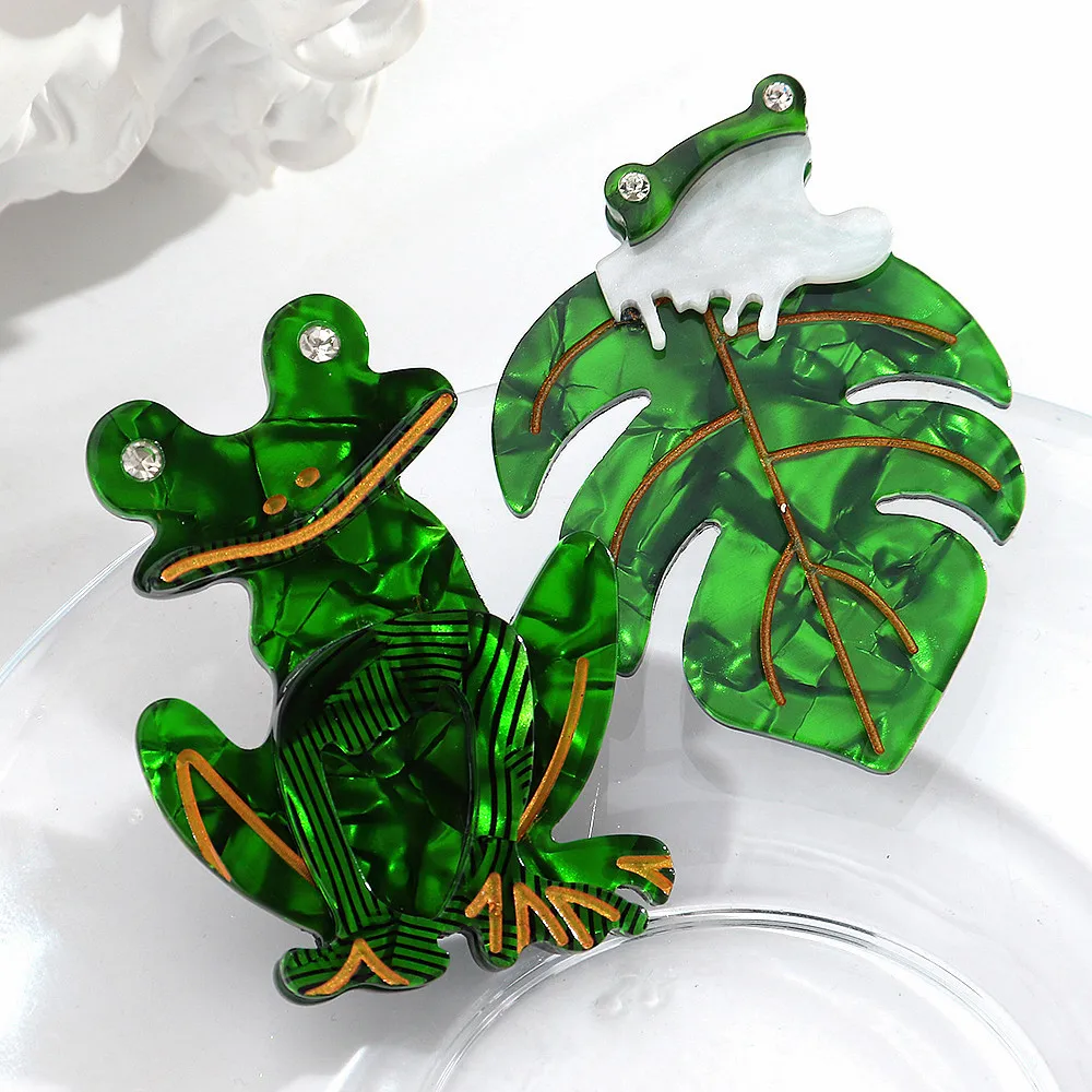

Lovely Green Frog Acrylic Brooch For Women Men Cute Resin Monstera Leaf Animal Badge Pins Handmade Clothing Accessories Gifts