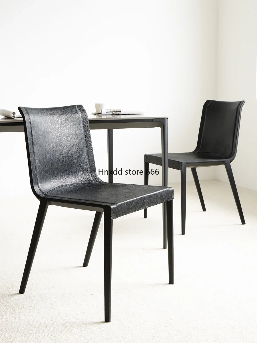 Italian minimalist saddle leather leather Charlotte chair