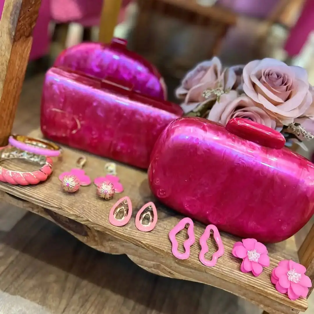 

Lost In Vintage Half Moon Pearl Clutch Luxury Resort Evening Acrilyc Clutches 18X12 cm Prom Clutch Party Box Clutch Handbags