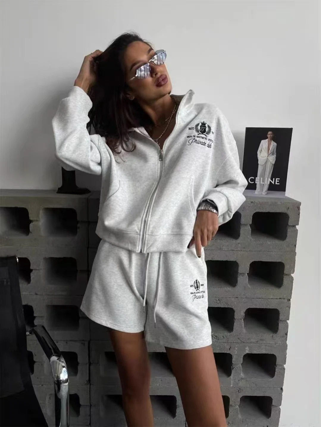

Laxsesu 2025 New Arrival Premium High-Neck Long-Sleeve Sporty-Casual Hoodie & Shorts Two-Piece Set with Zipper and Embroidery