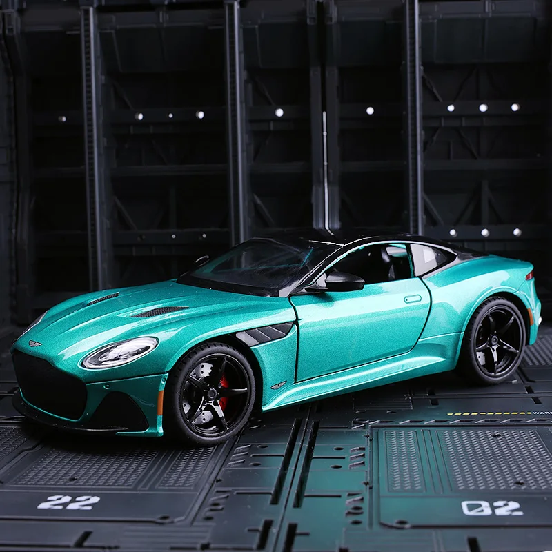 Modèle de voiture en métal Aston Martin DBS Smile Leggera, voiture de sport en alliage moulé sous pression, véhicules jouets, collection de