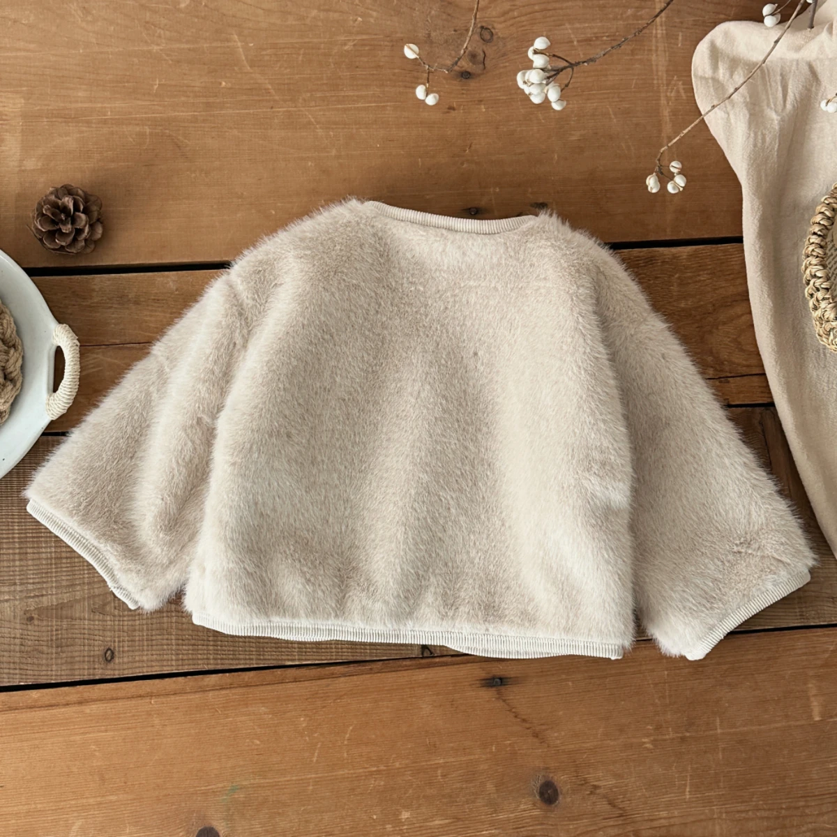 سترة قطيفة عصرية للفتيات الصغيرات مع بطانة شبكية وإبزيم قرن البقر معطف دافئ للأطفال الصغار ملابس شتوية