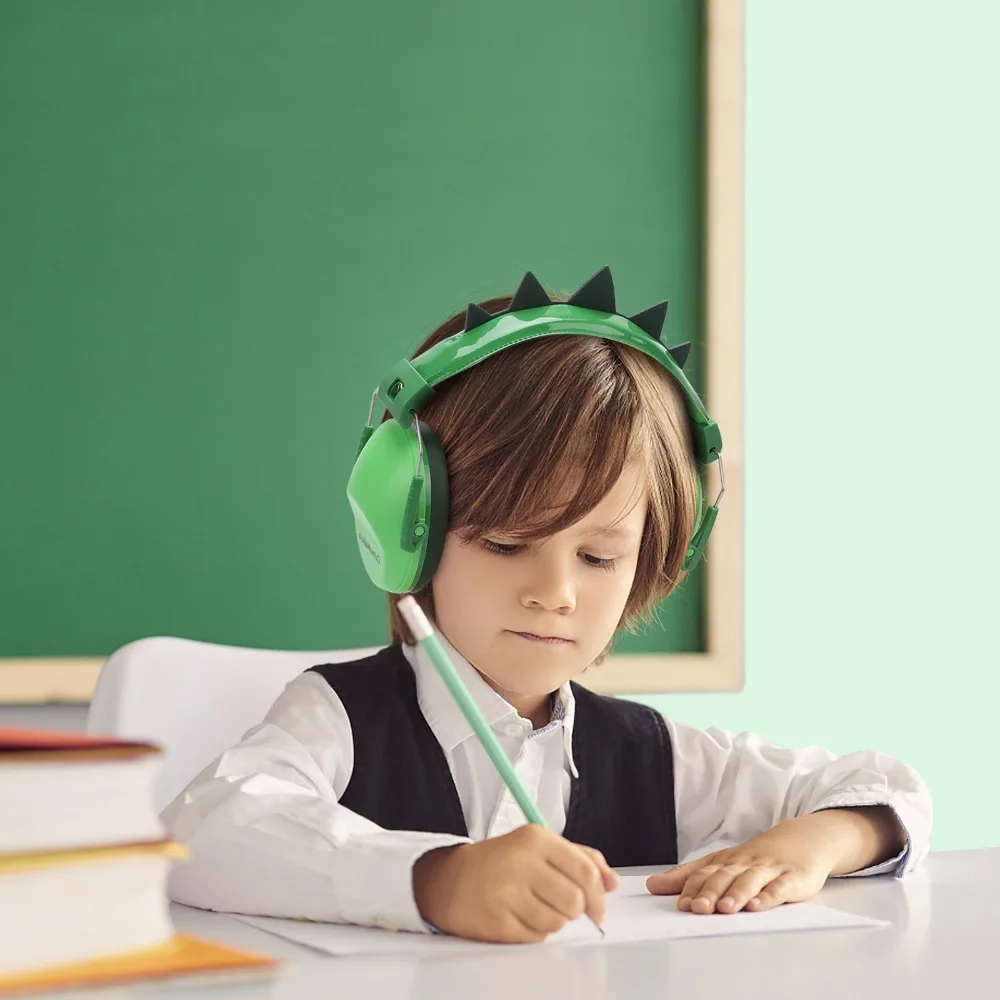 Orecchie di gatto rosa Cuffie antirumore Protezione dell'udito per bambini Protezione per l'udito con cancellazione del rumore Cuffie regolabili per la riduzione del rumore dei cartoni animati