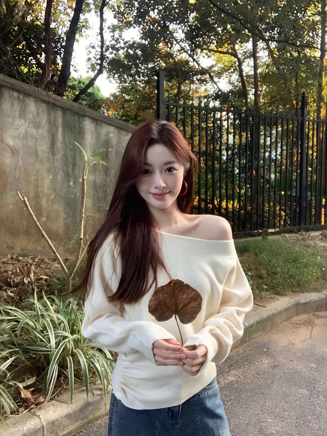 

Spicy Girl Lazy Design Side Pleated Waist Long Sleeve Women's Knitted Sweater Short Style Spring Season Elegant Slant Shoulde...