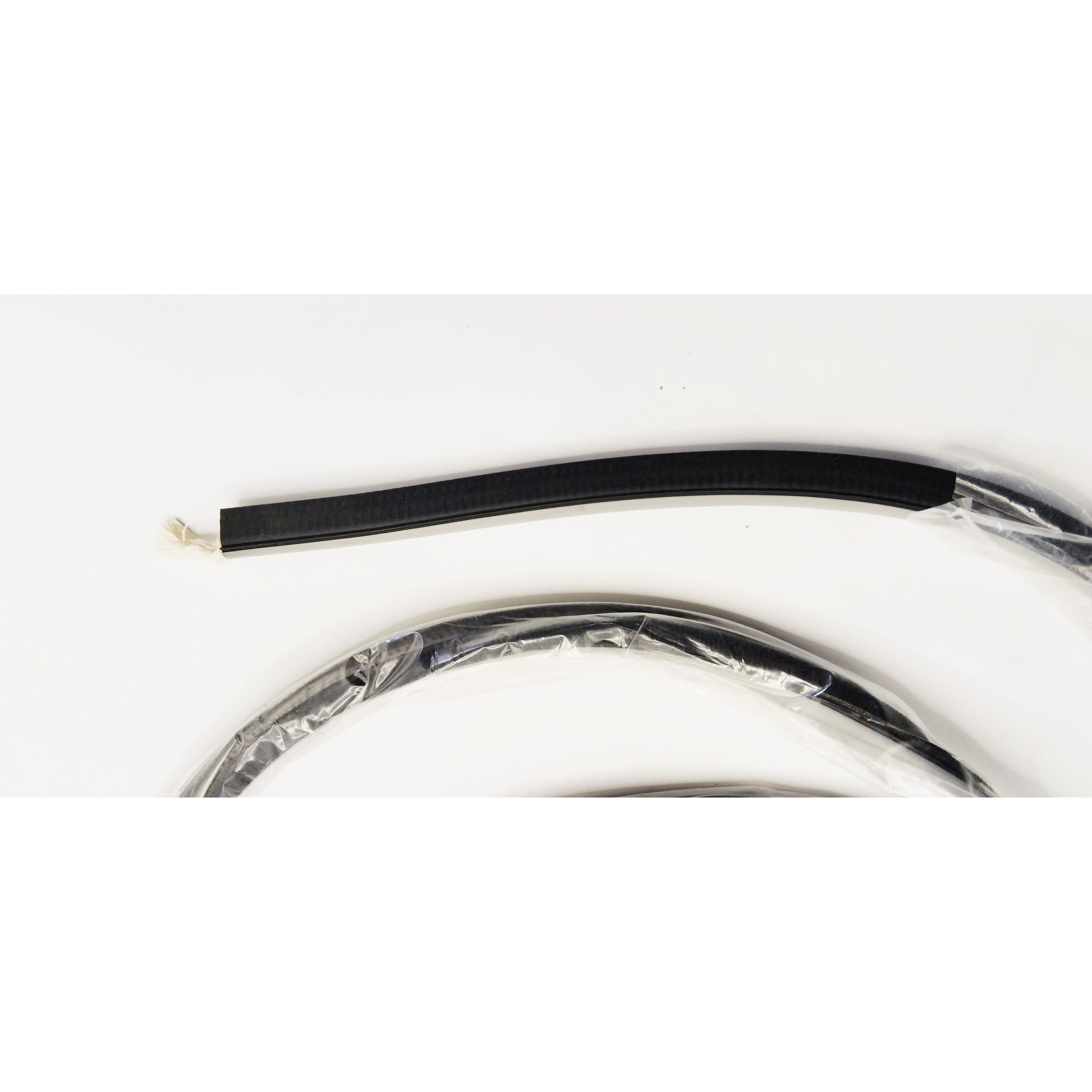 

2025Rubber Seal Strip Edge Trim Car Skylight Frontrear Sealing for Renault's Koleos Model.WELT-SUNROOF 73967JY00A.Renault Parts.