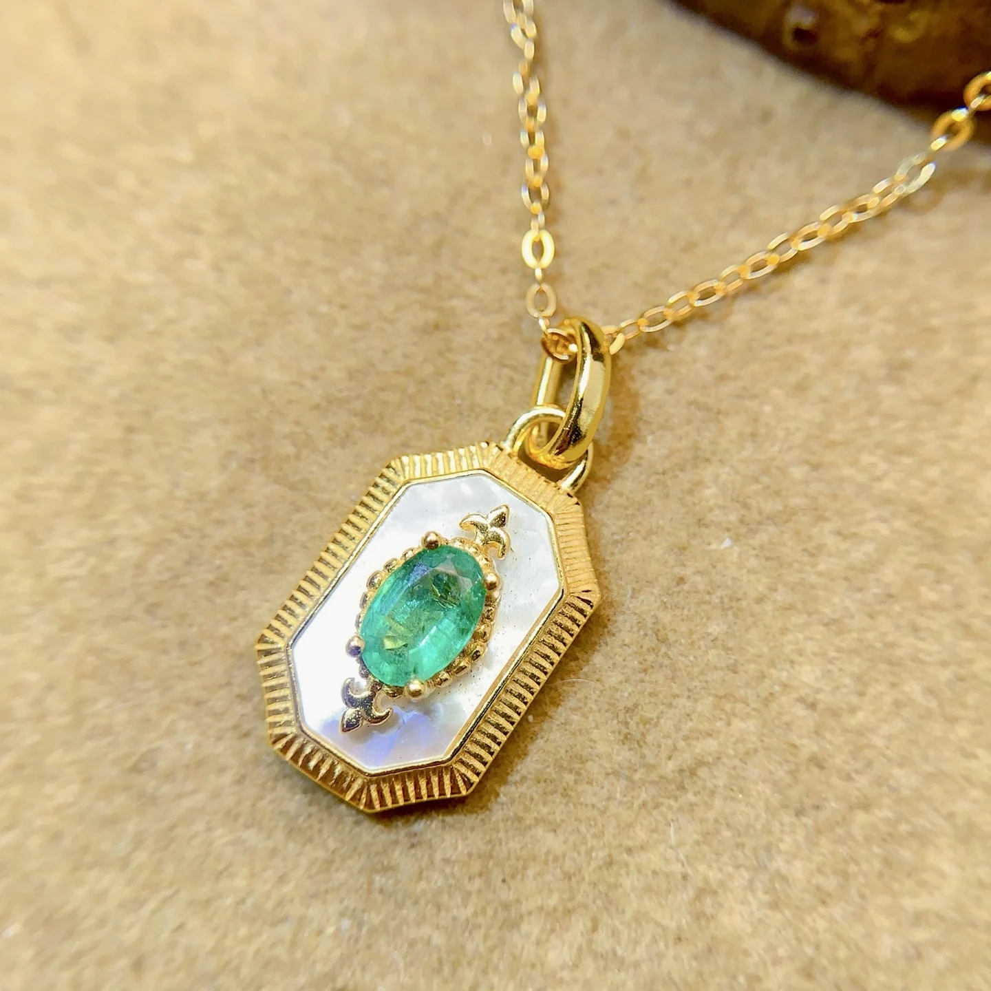 Natural Emerald S925 Sterling Silver Pendant Necklace Green Gem Pendant Beautiful Jewelry for Women Gift