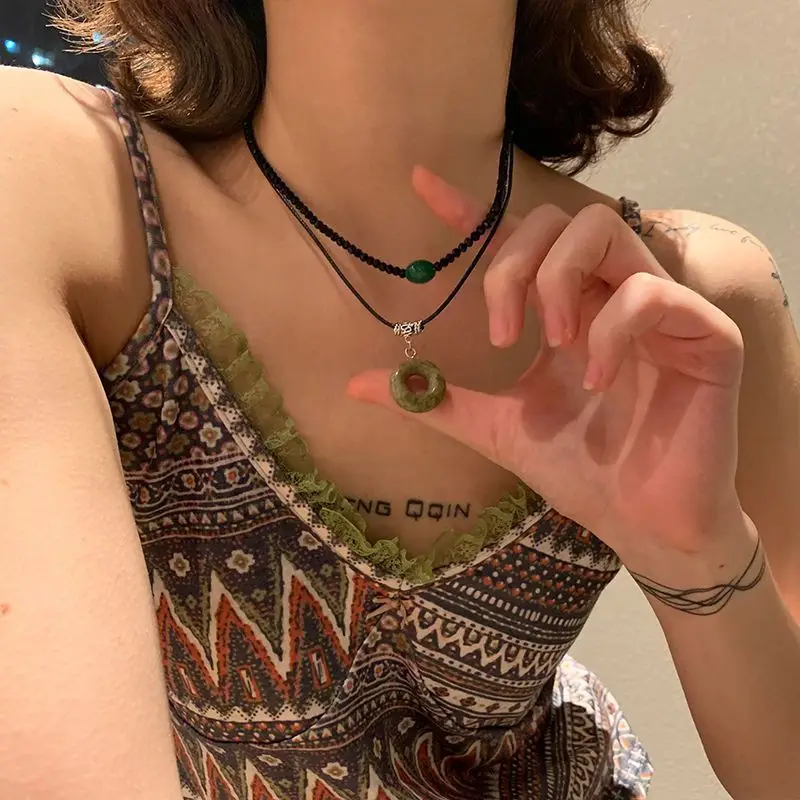 Yupsk 2-teiliges Set Vintage Friedensschnallen-Anhänger Gestapelte Halskette Natursteinperlen Ketten Choker Halsketten-Set für Frauen und Mädchen – Detail 6