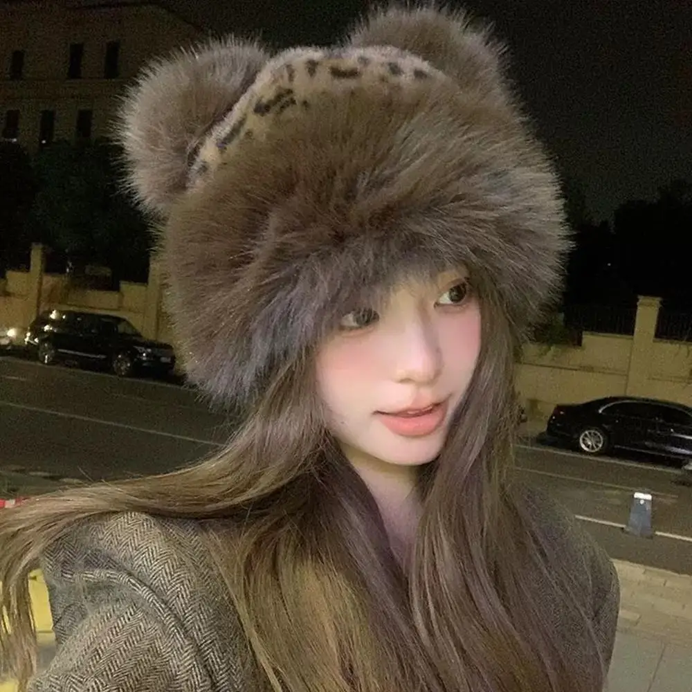Berretto con orecchie di gatto in peluche con stampa leopardata retrò da donna Addensare cappello di pelliccia calda Cappello a secchiello in pelliccia soffice antivento Cappello Panama per il giorno innevato freddo