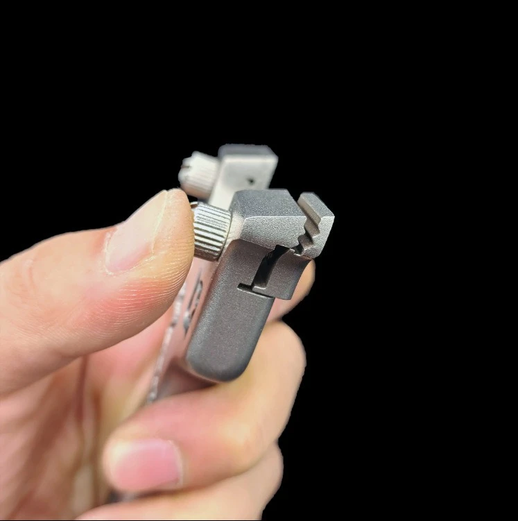 

New High-precision Stainless Steel Small Bow Door Wire Cutting Straight Plate Flat Skin Quick-press Slingshot Hunting Tools