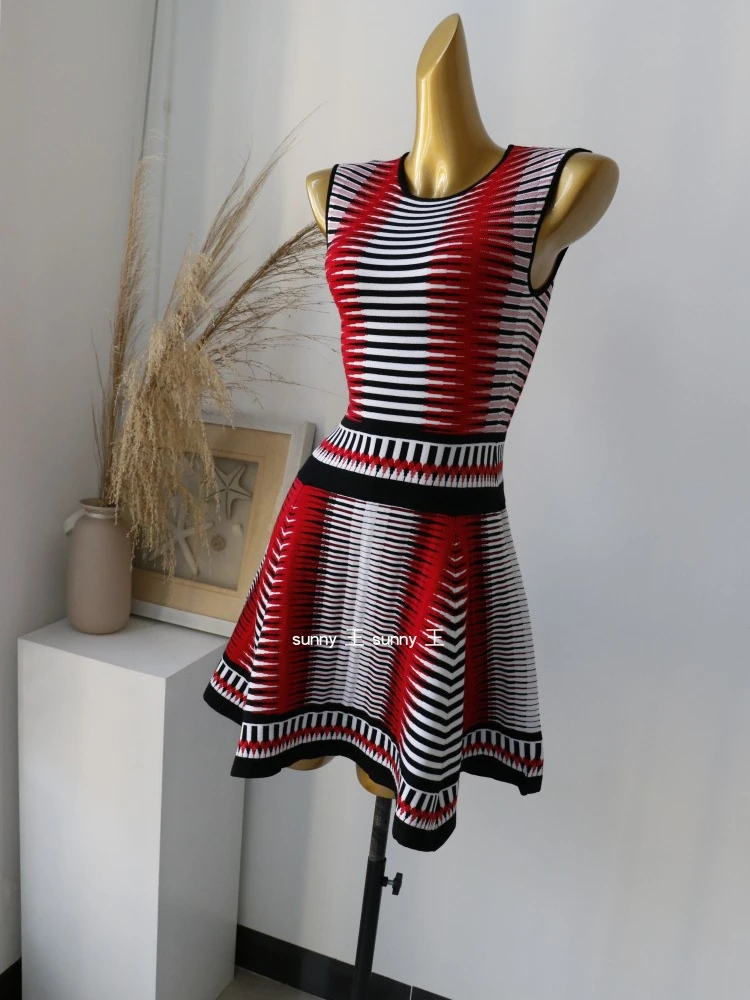 Micosoni Italian Style Red and Black White Striped Knitted Dress Sleeveless Waist-Controlled Large Hem One Size Bodycon Clothing