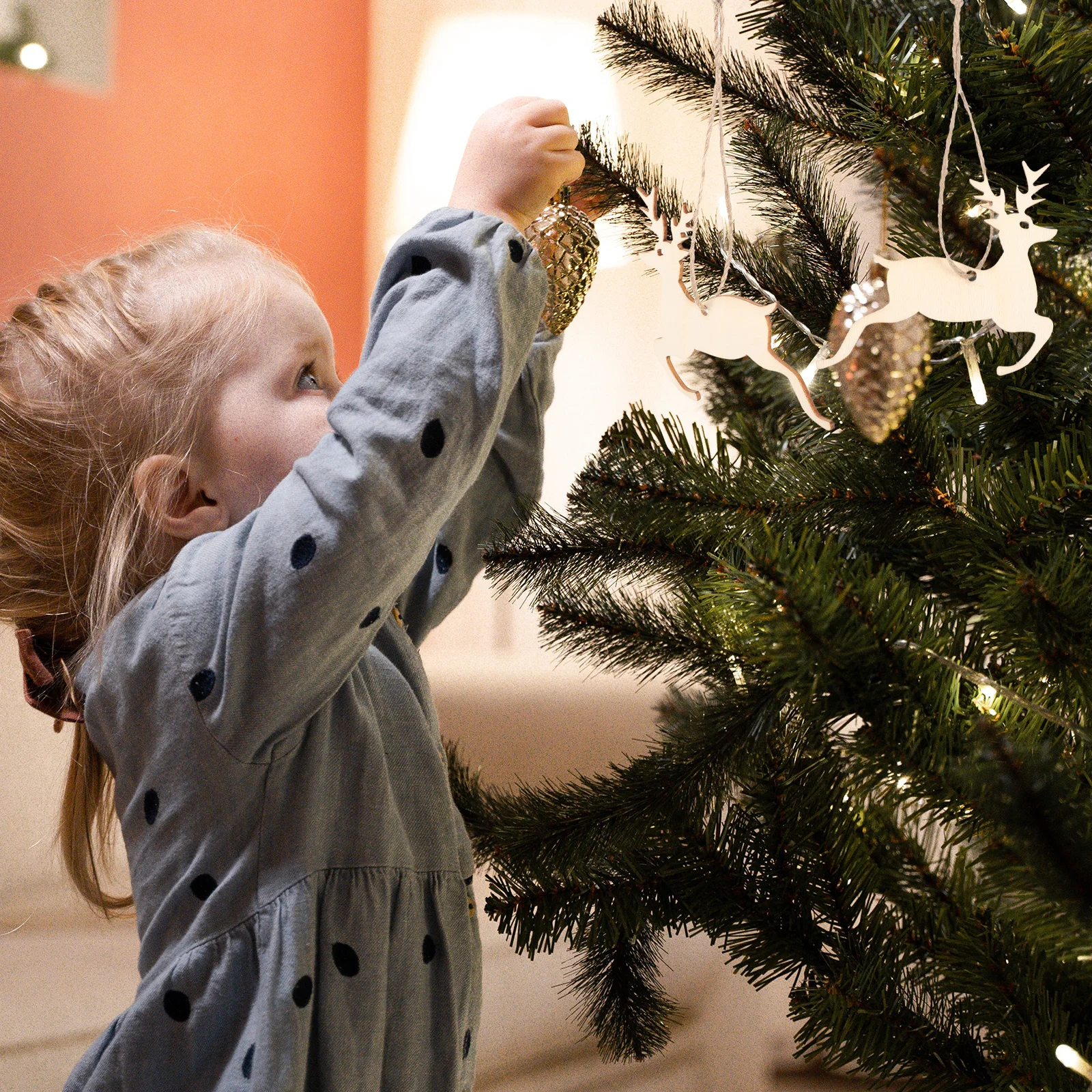 

50pcs Christmas Wood Slice Hanging Ornaments Rustic Xmas Tree Decor For Home Office Cafe Shop Window Holiday Party Wooden