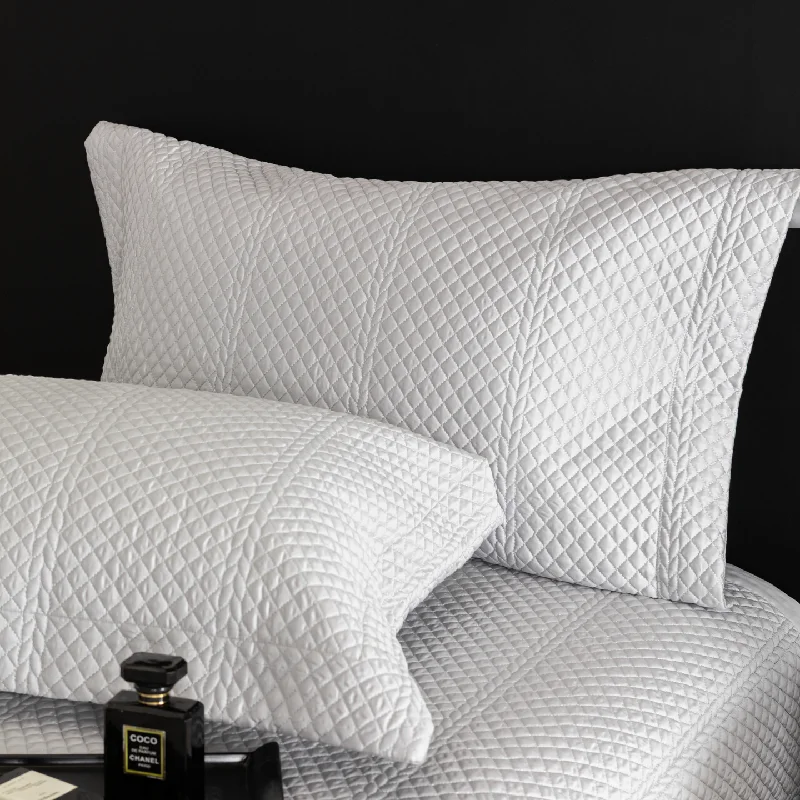 Luxury Silky Fabric Bedspread Set 3PCS King Queen Size, Solid Color Summer Lightweight Quilt, All-Season Coverlet with Filling