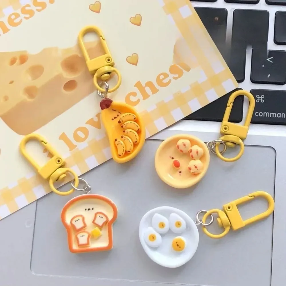 Porte-clés de simulation de nourriture amusante pour fille, assiette de petit-déjeuner mignonne, pendentif de sac à dos, organisateurs de bureau, accessoires de bureau, 4 pièces