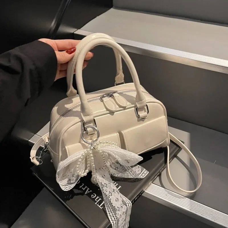 

Casual Simple Commuter Elegant Leather Diaper Bag For Women Large Capacity Textured Original Retro Practical Shopper