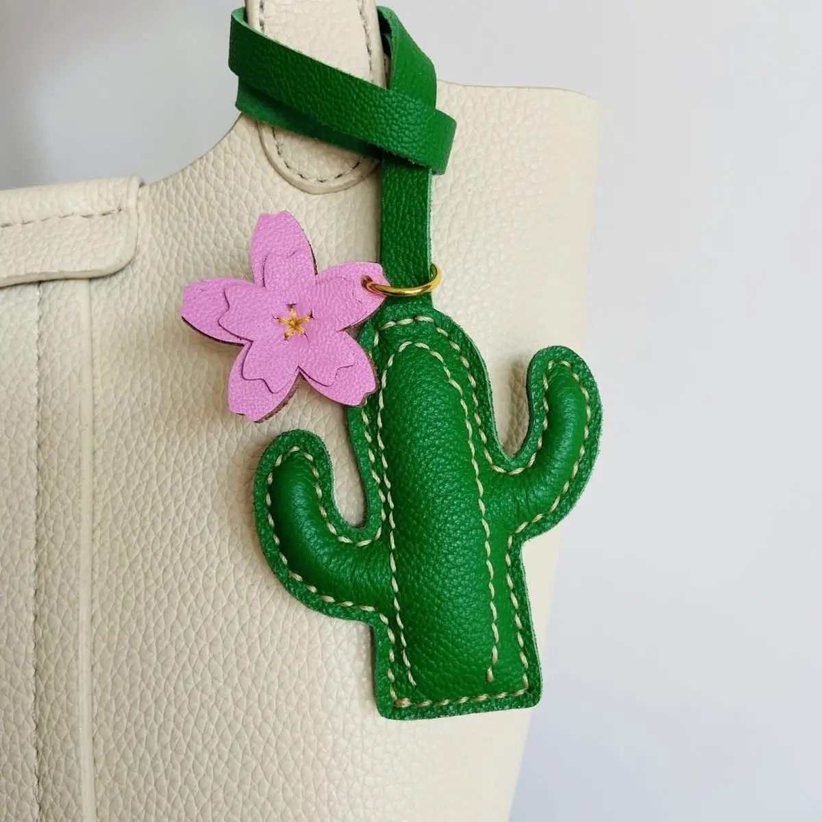 

Leather Cactus Flower Shaped Bag Charm Genuine Leather Rope Women's Flower Bags Pendant Keychain Hand Rope Gift Home Decoration
