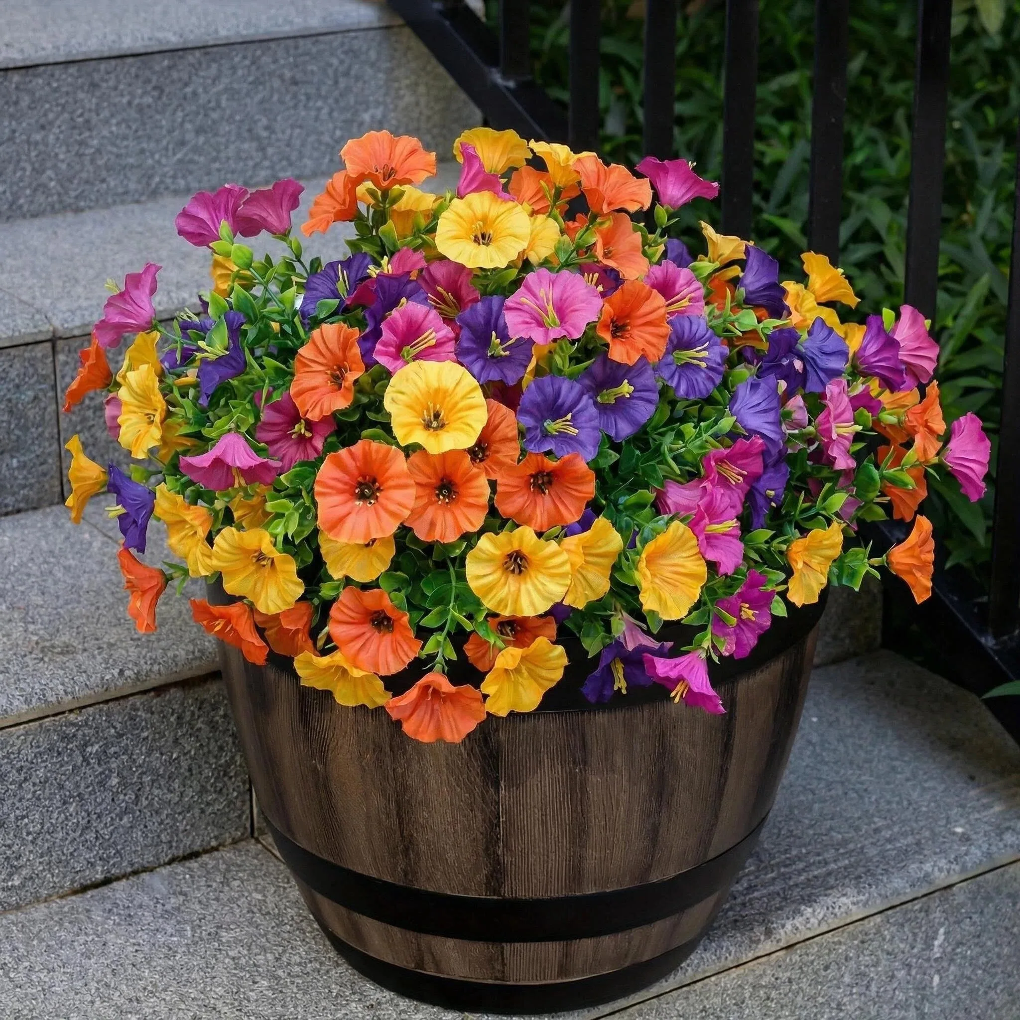 4 ramos de flores artificiales de eucalipto brillantes | Flores de Glorietas (7 Ramas por Ramo, 3 Flores por Rama, 4 Ramos en Total, 84 Flores) Arreglos Florales Artificiales Multicolores, 4 Colores Vibrantes, Decoraciones Colgantes de Plástico de Alta Calidad, para Balcón, Macetas, Decoraciones para Bodas y Eventos, Flores Artificiales de Larga Duración, Contenedor No Incluido, Flores Artificiales para el Día de la Madre, Día de San Valentín