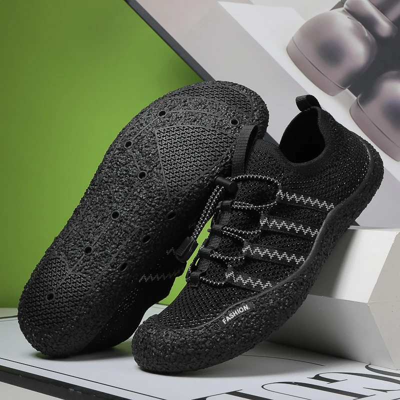Men's Shoes Barefoot Beach Wading Shoes Low-Top Mesh Anti-Slip Fitness Sports Shoes Quick Dry Stream Climbing Shoes Men Sneaker