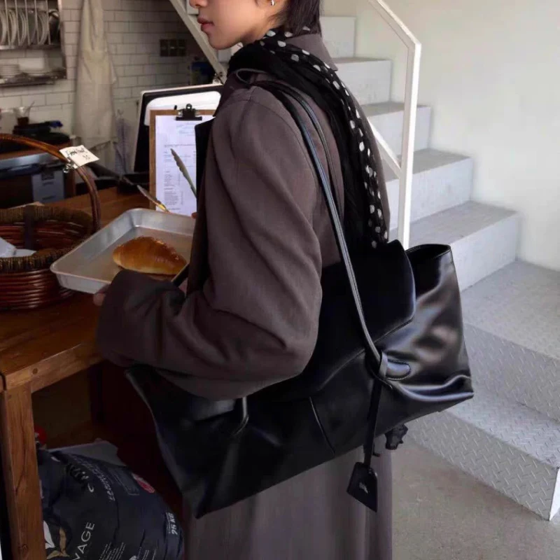 Brand Designer Large Capacity Hobo Shoulder Bags Women Elegant Flap Tote Bag 2027 High Quality Work Commute Chic Handbags Female