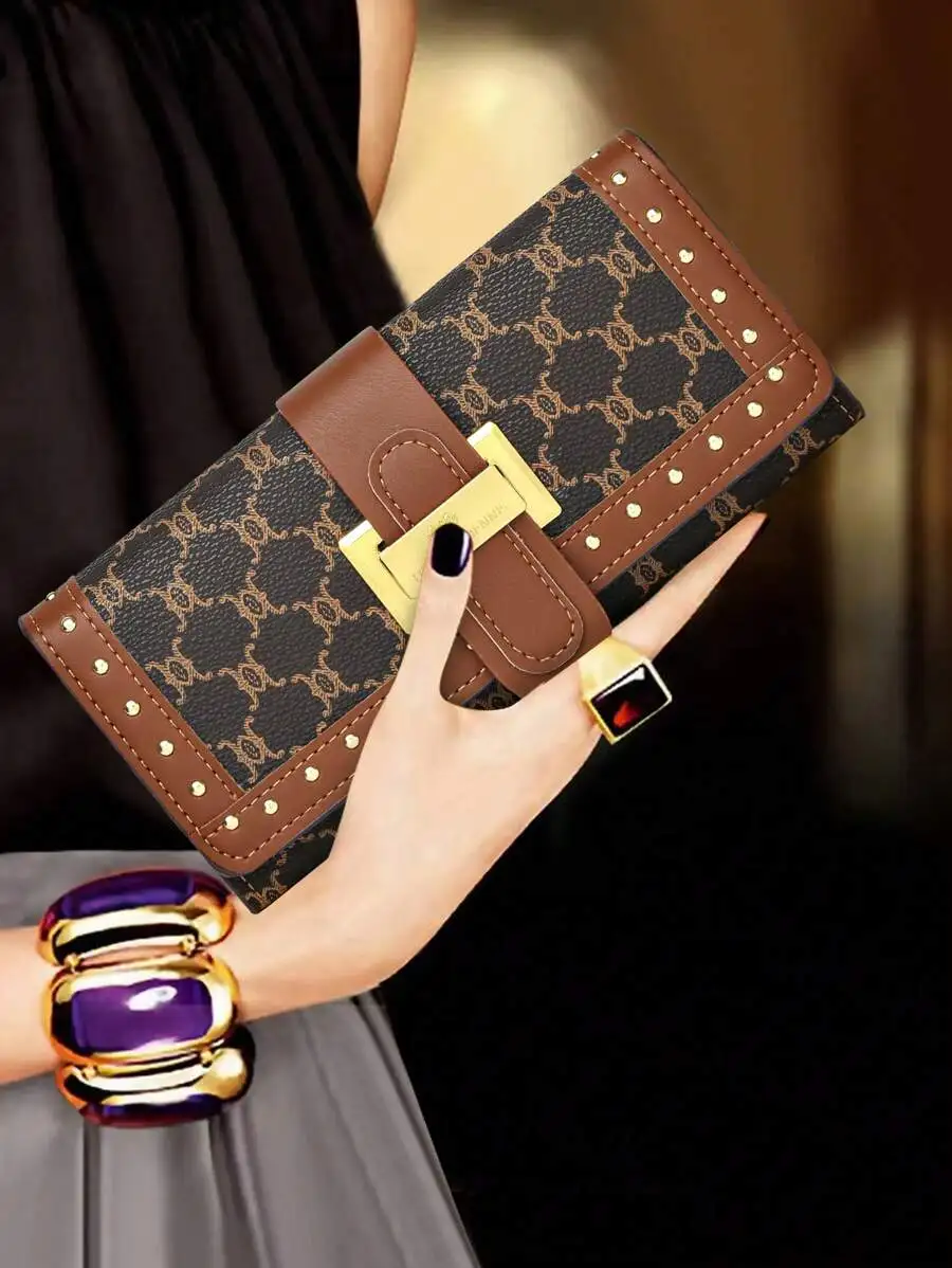 

Коричнево-черный длинный кошелек с геометрическим узором, трехсекционный, с заклепками и пряжкой