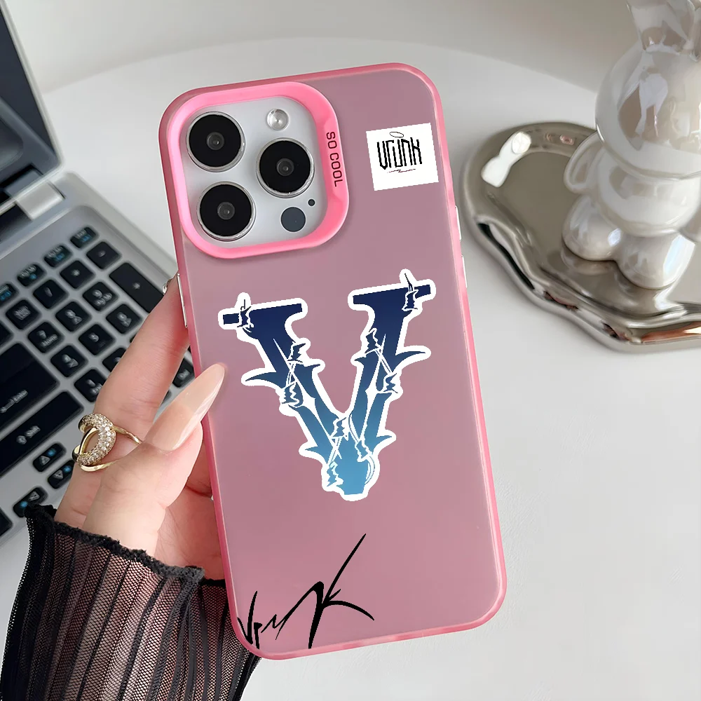 حافظة هاتف أنيقة على شكل حرف V IMD لون فضي لهاتف آيفون 16 15 14 13 12 11 Pro Max Plus