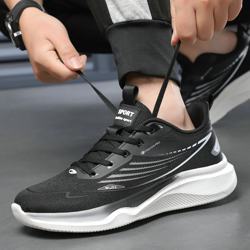 Chaussures en cuir noir pour hommes, baskets élégantes respirantes à semelle épaisse, décontractées et sportives, polyvalentes et légères, nouvelle collection automne