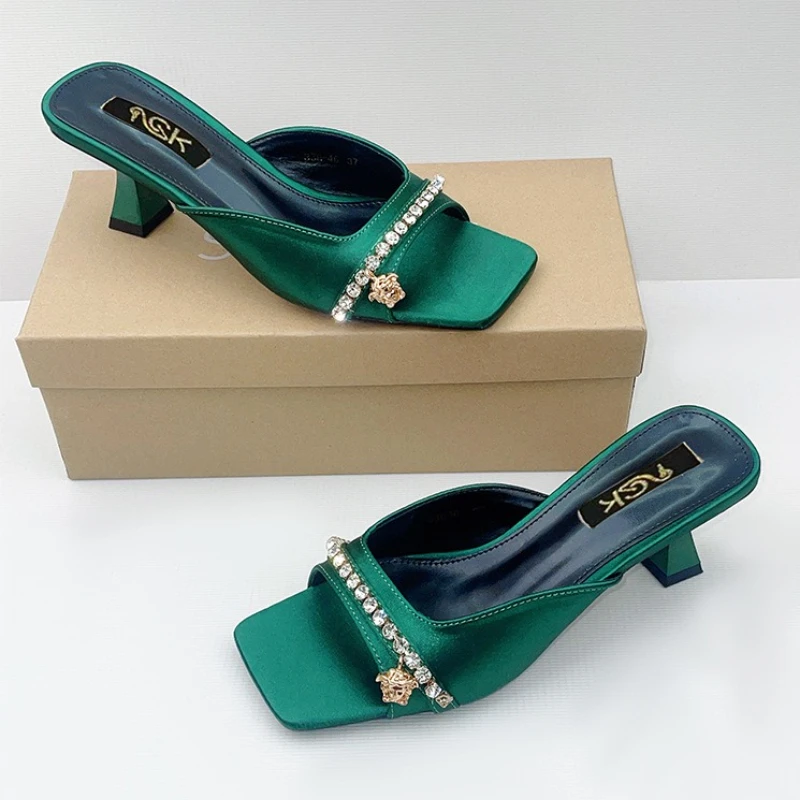 ΠΠΎΠ΄Π½ΡΠ΅ ΡΠ°ΠΏΠΎΡΠΊΠΈ Π½Π° Π²ΡΡΠΎΠΊΠΎΠΌ ΠΊΠ°Π±Π»ΡΠΊΠ΅ Ρ ΠΎΡΠΊΡΡΡΡΠΌ Π½ΠΎΡΠΊΠΎΠΌ, ΠΆΠ΅Π½ΡΠΊΠΈΠ΅ ΡΠΎΡΠΊΠΎΡΠ½ΡΠ΅ Π·Π΅Π»Π΅Π½ΡΠ΅ Π±ΠΎΡΠΎΠ½ΠΎΠΆΠΊΠΈ Π½Π° ΠΊΠ°Π±Π»ΡΠΊΠ΅ ΡΠΎ ΡΡΡΠ°Π·Π°ΠΌΠΈ, ΡΠ»Π΅Π³Π°Π½ΡΠ½ΡΠ΅ Π²Π΅ΡΠ΅ΡΠ½ΠΈΠ΅ ΠΌΠΎΠ΄Π΅Π»ΡΠ½ΡΠ΅ ΡΡΡΠ»ΠΈ ΠΠΎΠ΄Π½ΡΠ΅ ΡΠ°ΠΏΠΎΡΠΊΠΈ Π½Π° Π²ΡΡΠΎΠΊΠΎΠΌ ΠΊΠ°Π±Π»ΡΠΊΠ΅ Ρ ΠΎΡΠΊΡΡΡΡΠΌ Π½ΠΎΡΠΊΠΎΠΌ, ΠΆΠ΅Π½ΡΠΊΠΈΠ΅ ΡΠΎΡΠΊΠΎΡΠ½ΡΠ΅ Π·Π΅Π»Π΅Π½ΡΠ΅ Π±ΠΎΡΠΎΠ½ΠΎΠΆΠΊΠΈ Π½Π° ΠΊΠ°Π±Π»ΡΠΊΠ΅ ΡΠΎ ΡΡΡΠ°Π·Π°ΠΌΠΈ, ΡΠ»Π΅Π³Π°Π½ΡΠ½ΡΠ΅ Π²Π΅ΡΠ΅ΡΠ½ΠΈΠ΅ ΠΌΠΎΠ΄Π΅Π»ΡΠ½ΡΠ΅ ΡΡΡΠ»ΠΈ