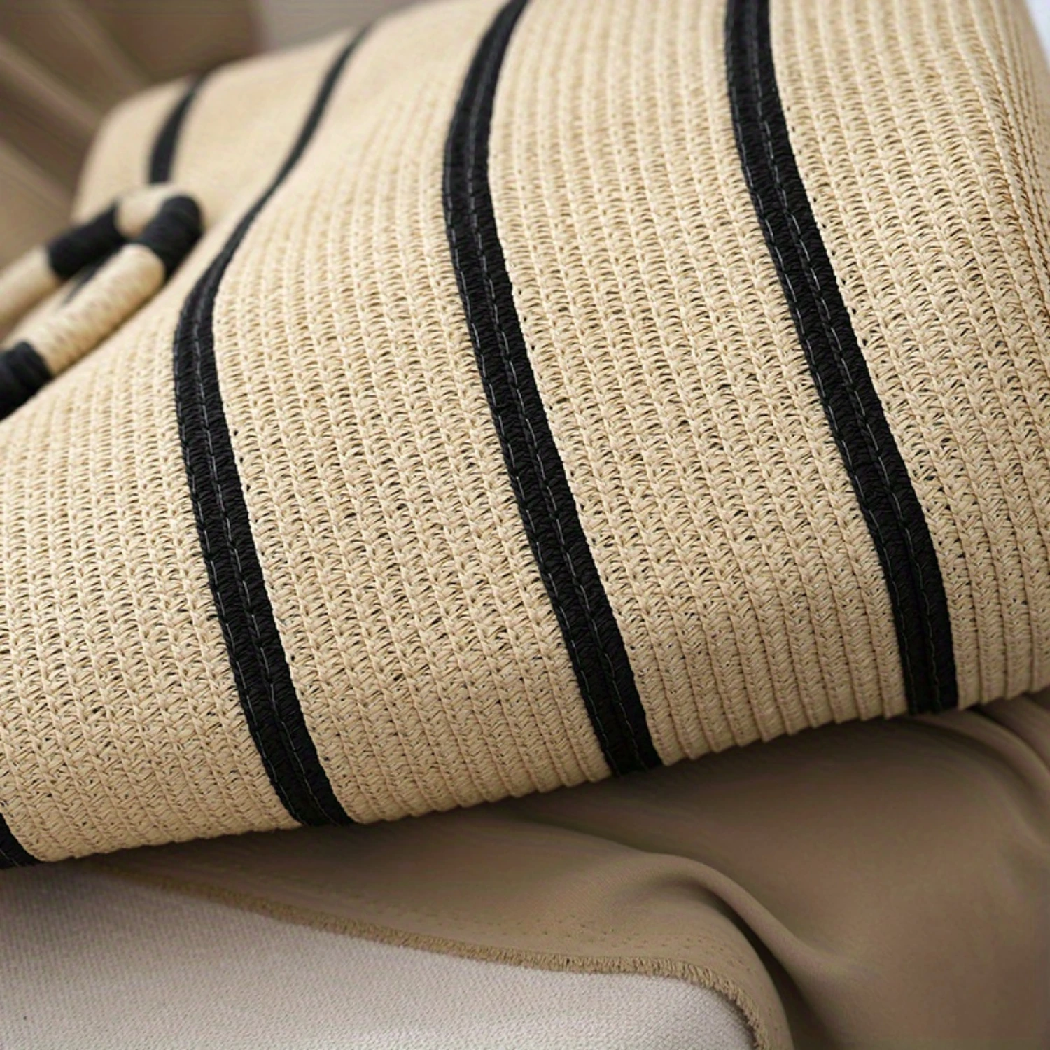 "Large Capacity Straw Tote Bag for Women, Handwoven Beach Vacation Bag, Simple Style Rattan Packaging"